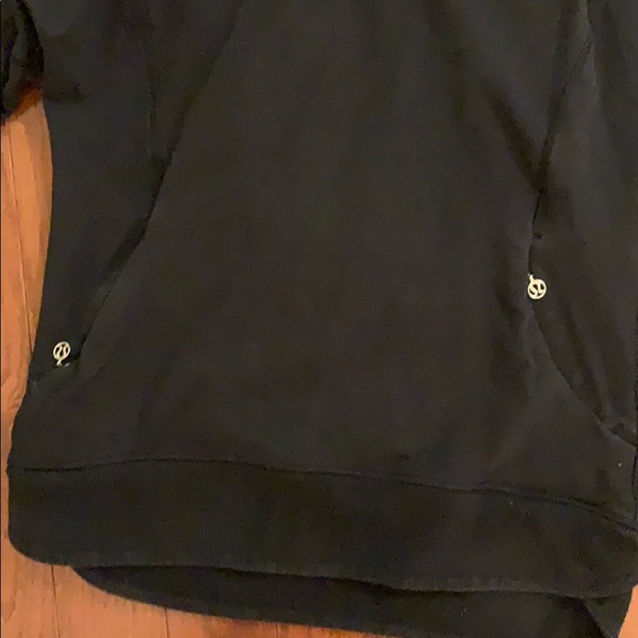 Sweatshirt - Picture 2 of 3